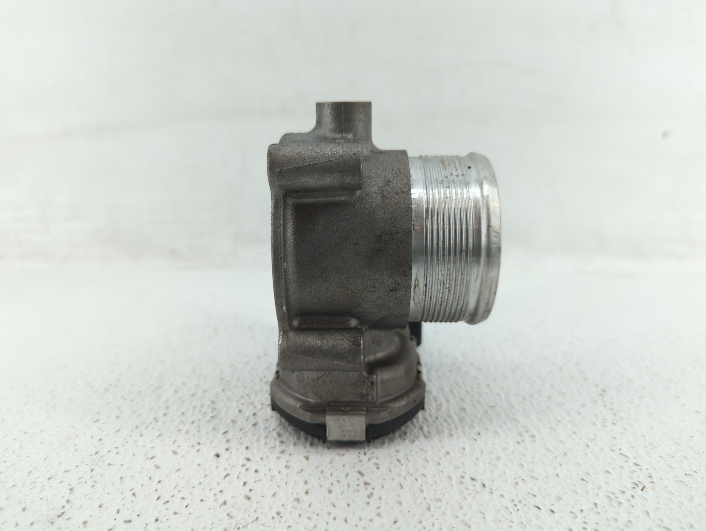 2017-2018 Audi A3 Throttle Body P/N:06K 133 062 M 06K 133 062 J Fits Fits 2017 2018 2019 2020 2021 2022 OEM Used Auto Parts 