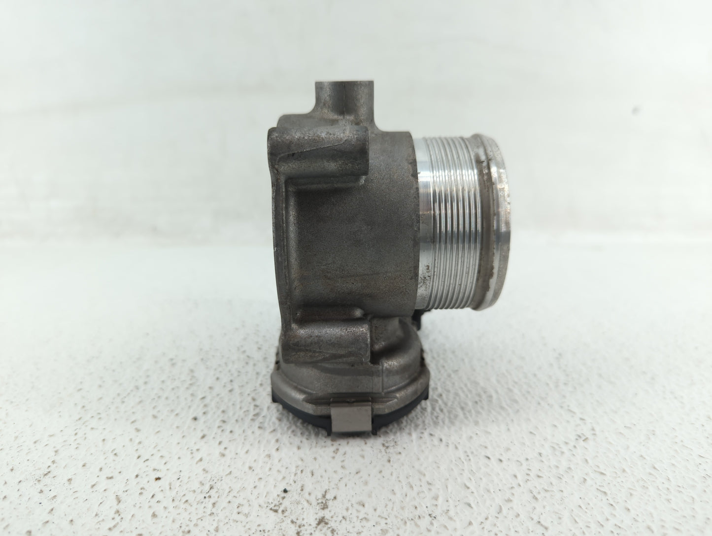 2017-2018 Audi A3 Throttle Body P/N:06K 133 062 M 06K 133 062 J Fits Fits 2017 2018 2019 2020 2021 2022 OEM Used Auto Parts 