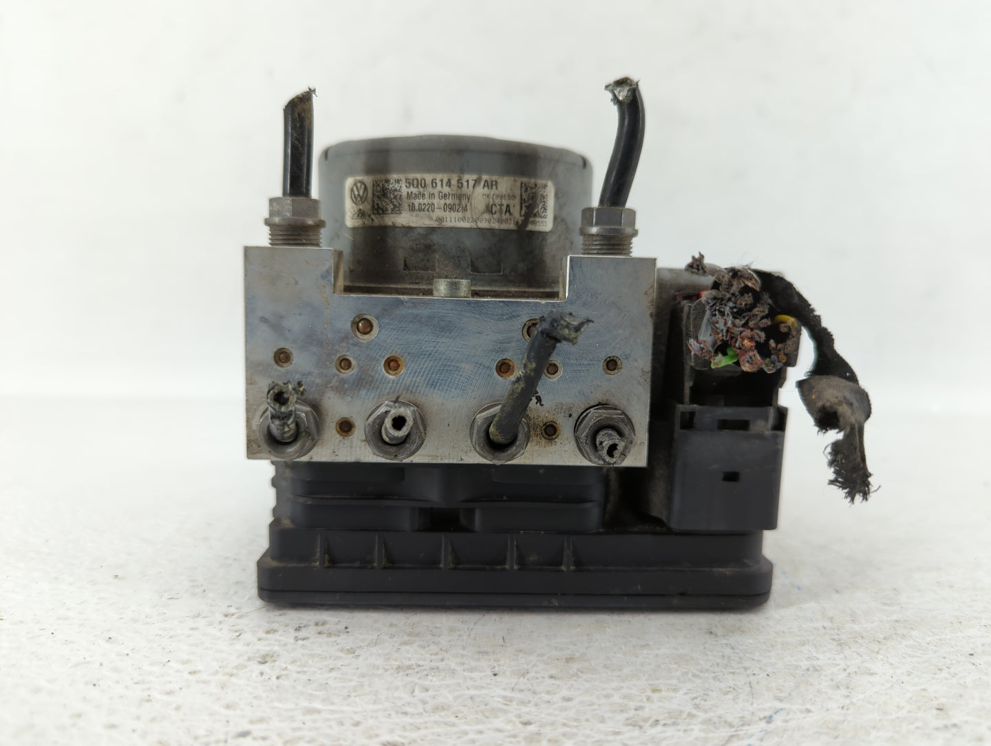 2017-2018 Audi A3 ABS Pump Control Module Replacement P/N:5Q0 614 517 AR Fits Fits 2017 2018 OEM Used Auto Parts - Oemusedau