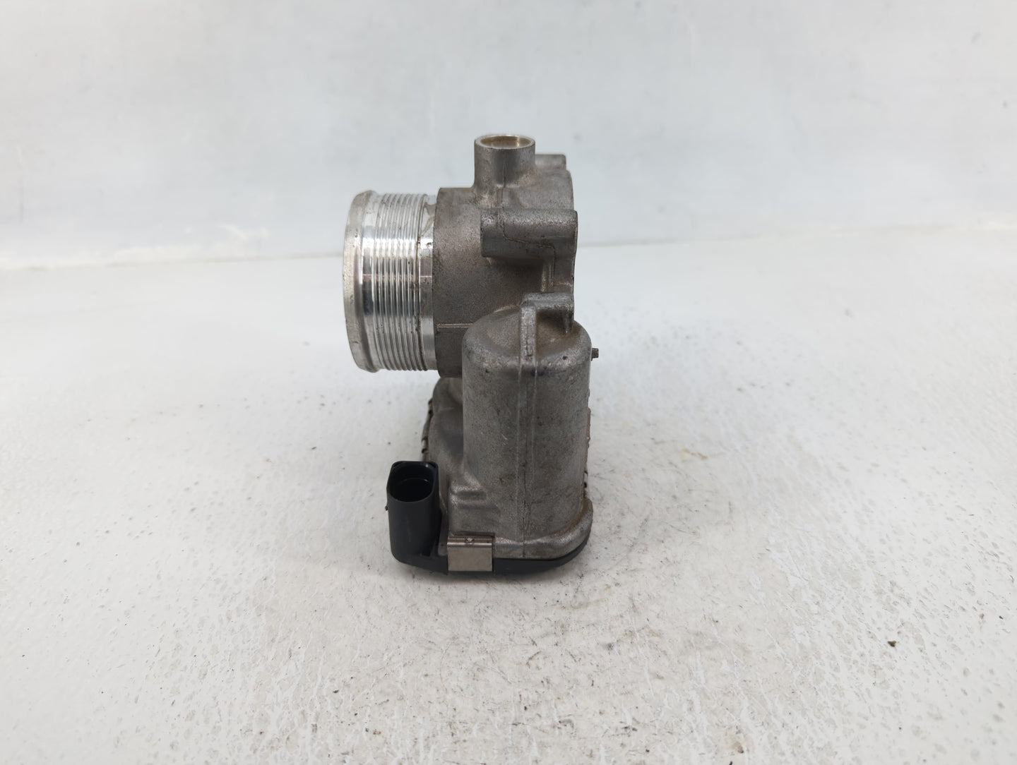 2017-2018 Audi A3 Throttle Body P/N:06K 133 062 M Fits Fits 2017 2018 2019 2020 2021 2022 OEM Used Auto Parts - Oemusedautop