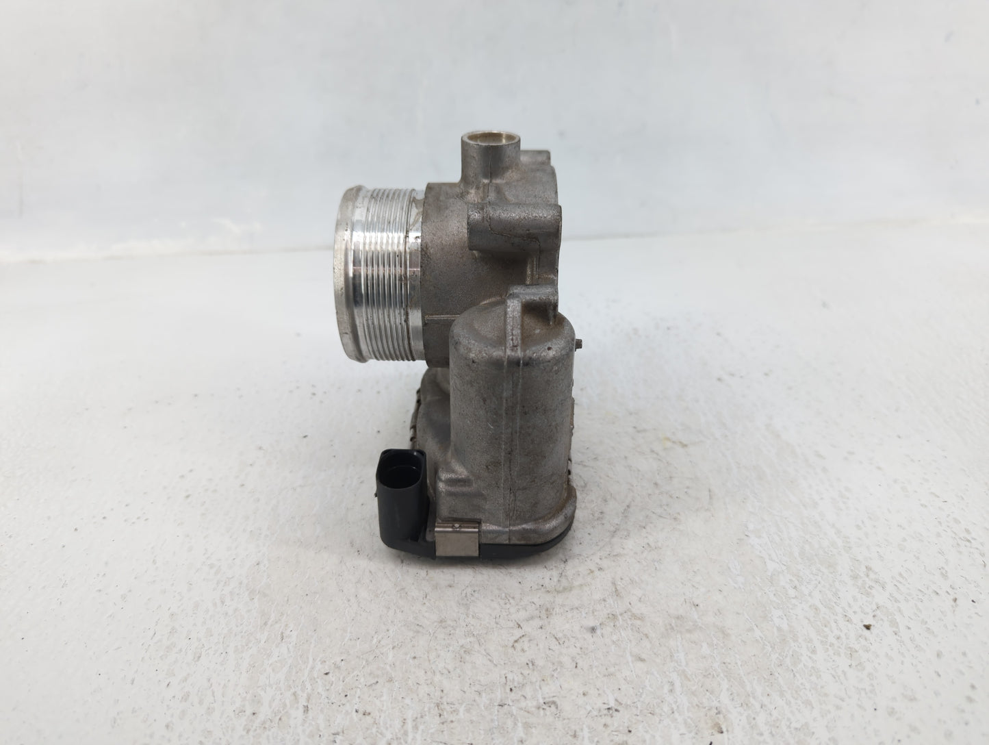 2017-2018 Audi A3 Throttle Body P/N:06K 133 062 M Fits Fits 2017 2018 2019 2020 2021 2022 OEM Used Auto Parts - Oemusedautop