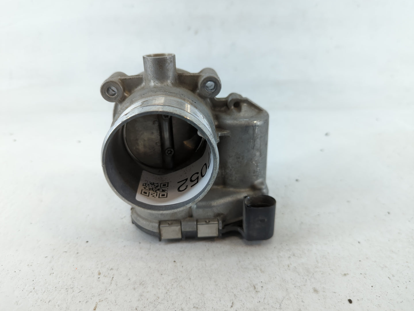 2017-2018 Audi A3 Throttle Body P/N:06K 133 062 M Fits Fits 2017 2018 2019 2020 2021 2022 OEM Used Auto Parts - Oemusedautop
