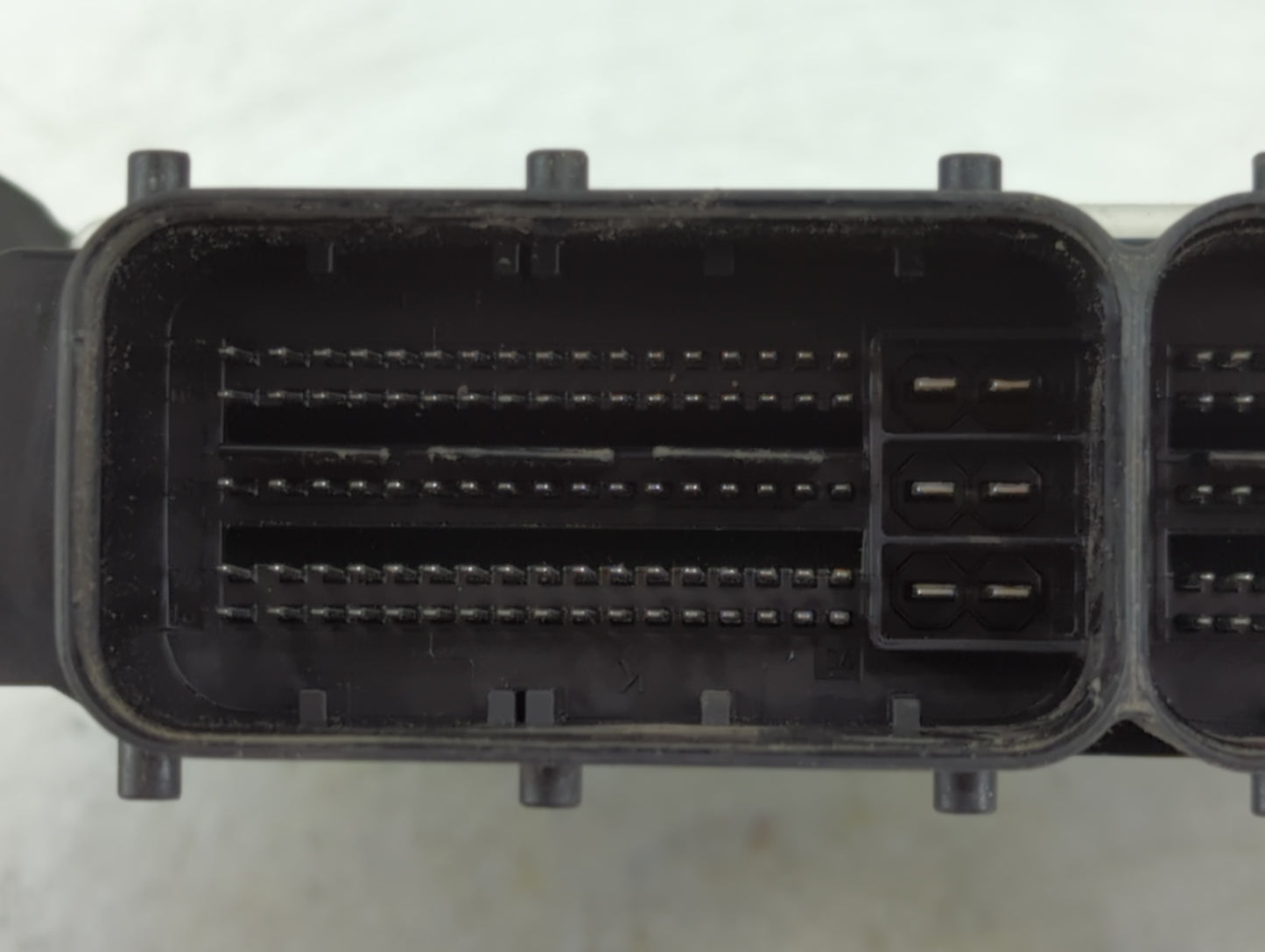 2017-2019 Audi A4 PCM Engine Control Computer ECU ECM PCU OEM P/N:06L 907 309 Fits Fits 2017 2018 2019 OEM Used Auto Parts -