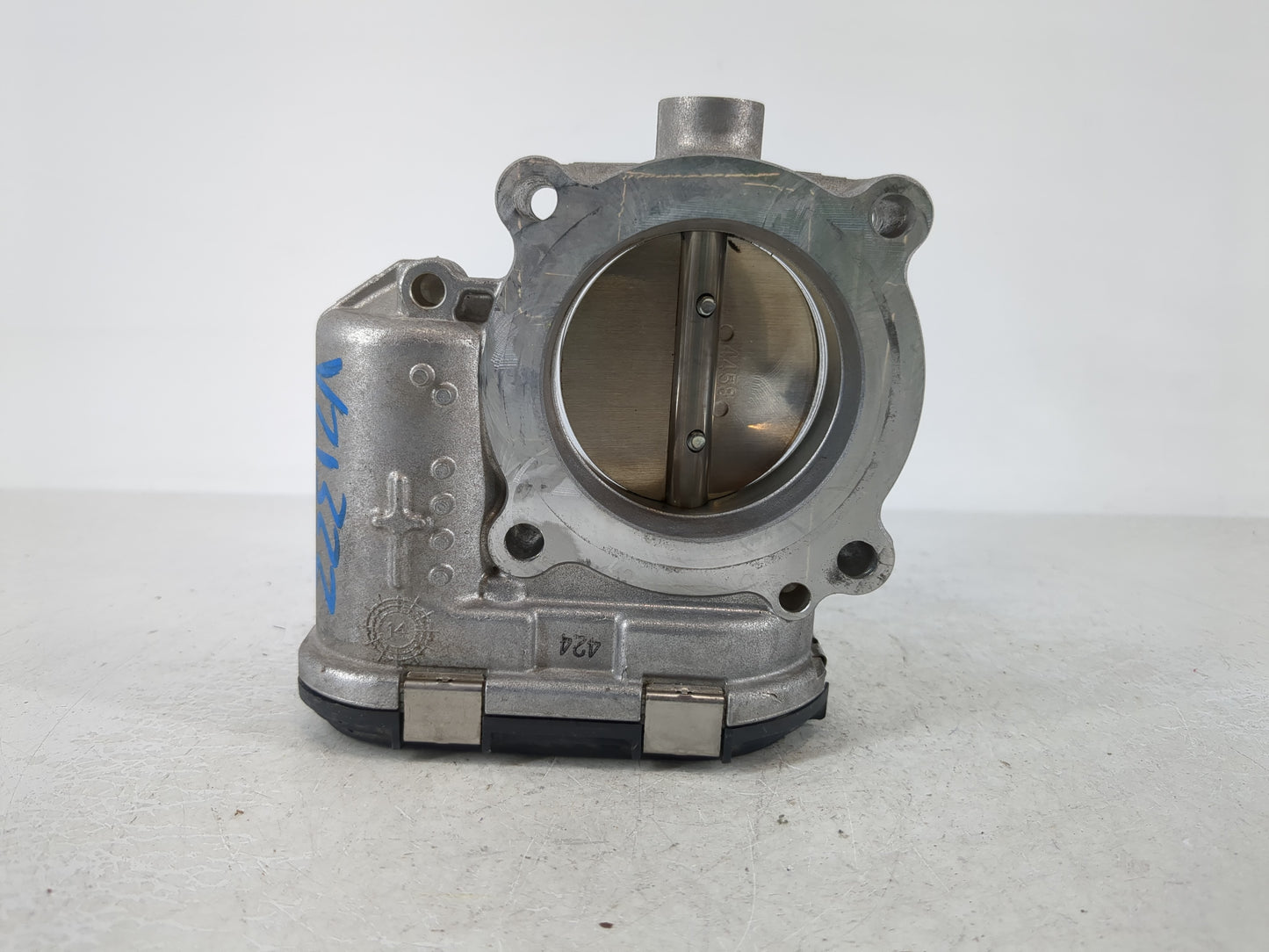 2017-2020 Audi A4 Throttle Body P/N:06K 133 062 M Fits Fits 2017 2018 2019 2020 2021 2022 OEM Used Auto Parts - Oemusedautop