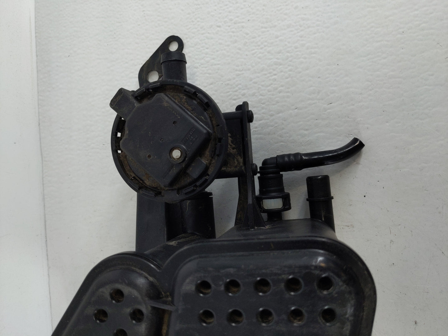 2017 Audi A4 Fuel Vapor Charcoal Canister - Oemusedautoparts1.com