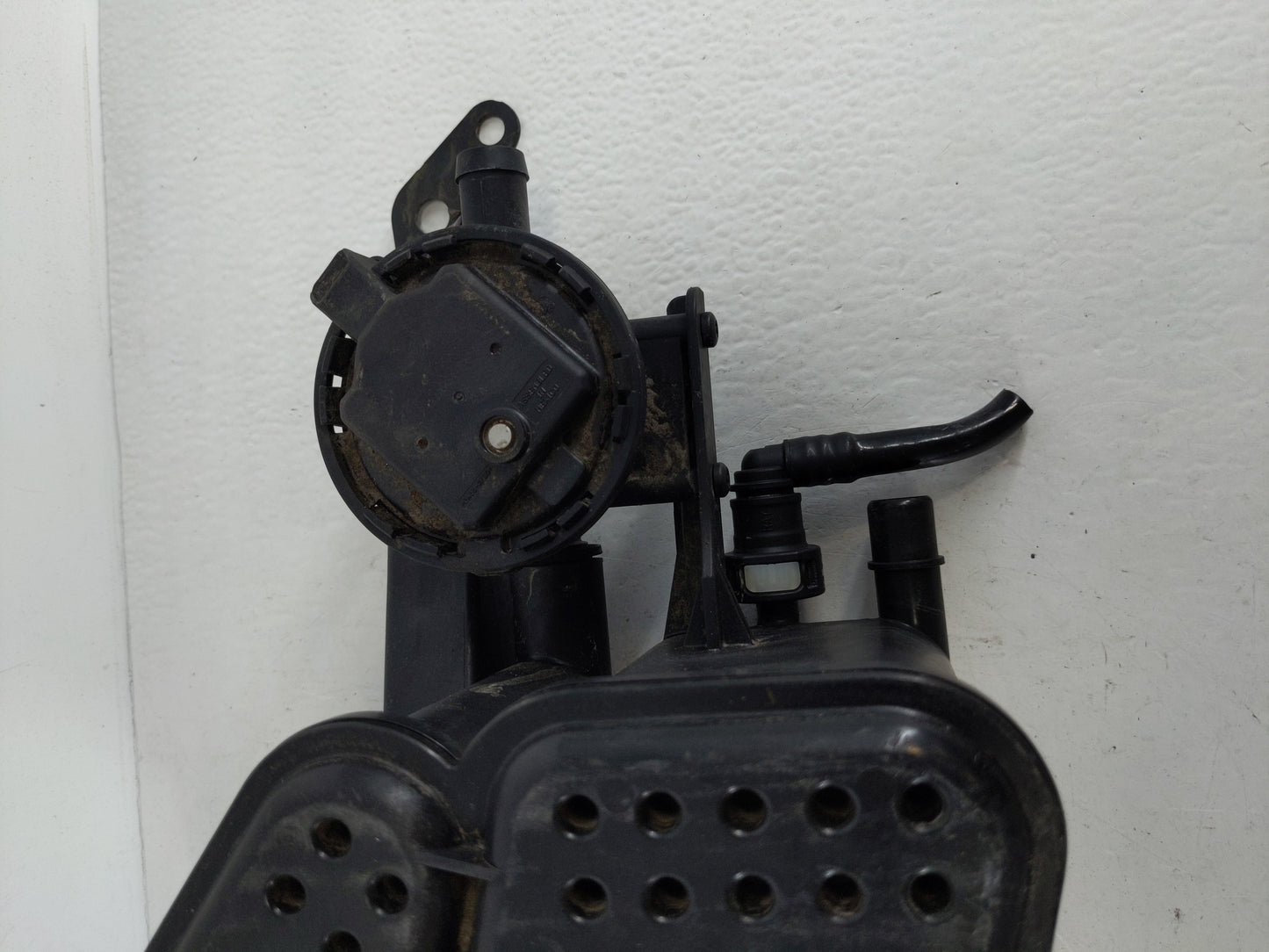 2017 Audi A4 Fuel Vapor Charcoal Canister - Oemusedautoparts1.com