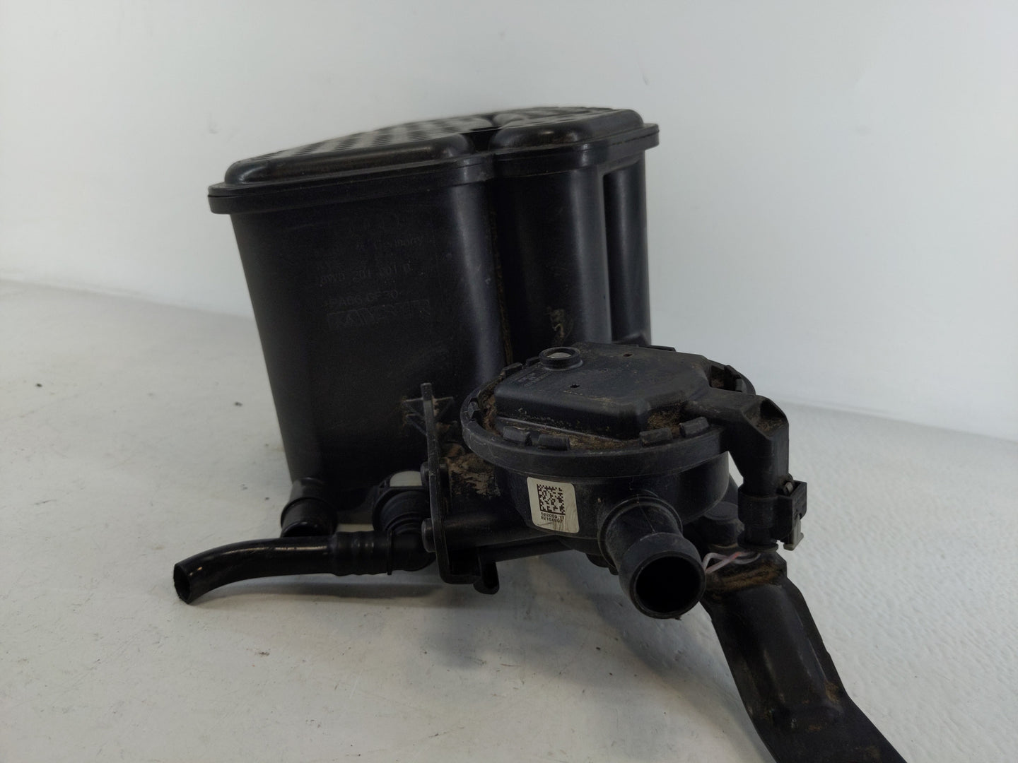 2017 Audi A4 Fuel Vapor Charcoal Canister - Oemusedautoparts1.com