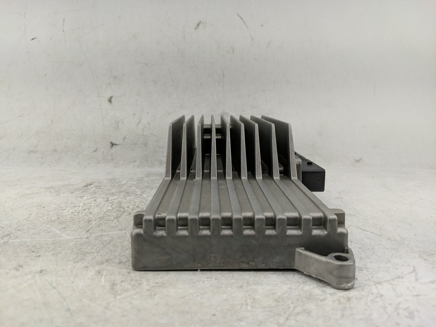 2017-2019 Audi A4 Radio Speaker Amplifier 8r1 035 223 A - Oemusedautoparts1.com