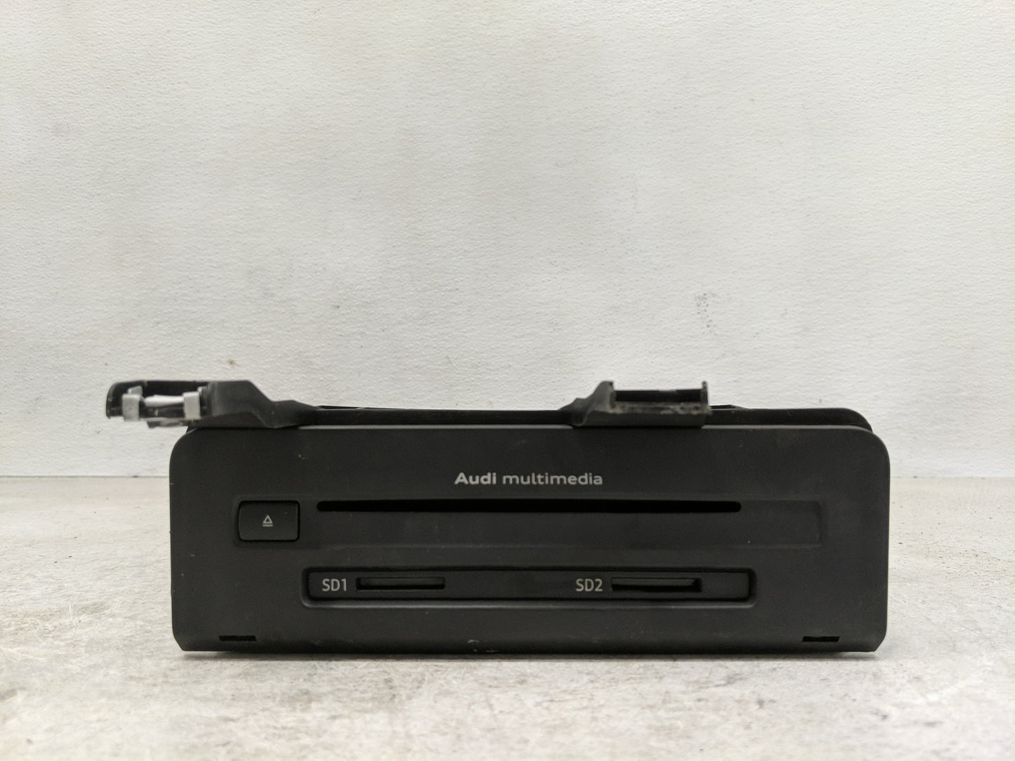 2017-2018 Audi A4 Radio AM FM Cd Player Receiver Replacement P/N:28506559 Fits Fits 2017 2018 OEM Used Auto Parts - Oemuseda