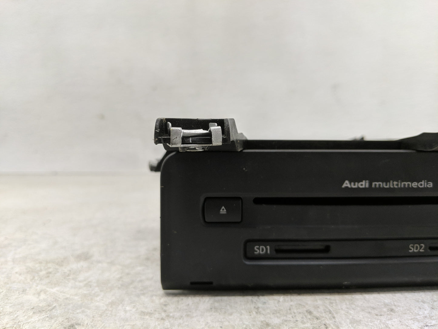 2017-2018 Audi A4 Radio AM FM Cd Player Receiver Replacement P/N:28506559 Fits Fits 2017 2018 OEM Used Auto Parts - Oemuseda
