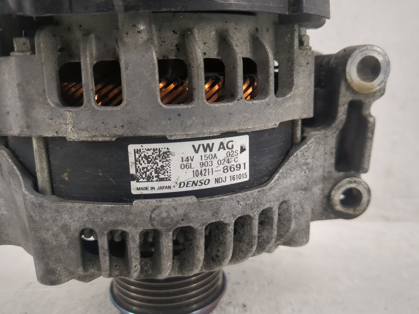 2017-2020 Audi A4 Alternator Replacement Generator Charging Assembly Engine OEM P/N:06L 903 024 C 104211-8691 Fits OEM Used 