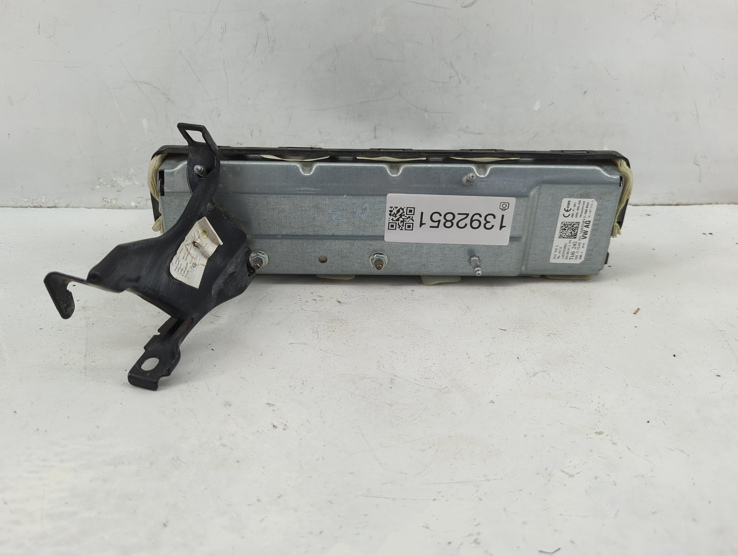 2017-2020 Audi A4 Air Bag Driver Left Knee OEM P/N:8W0880841D Fits Fits 2017 2018 2019 2020 OEM Used Auto Parts - Oemusedaut