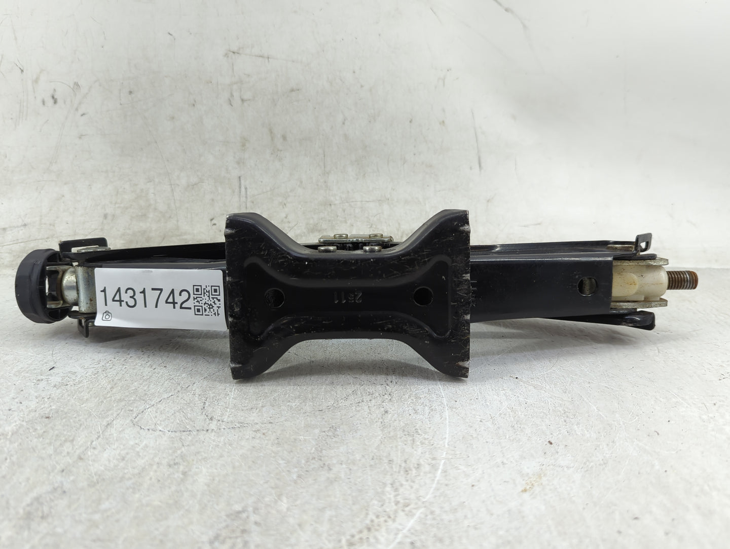 2017 Audi A4 Spare Scissor Car Jack - Oemusedautoparts1.com