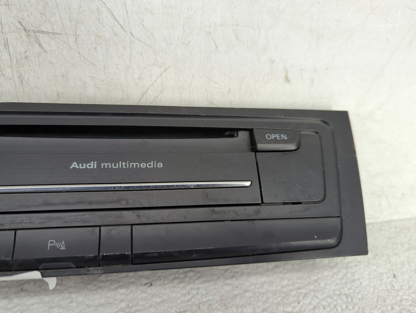 2017-2019 Audi A4 Radio AM FM Cd Player Receiver Replacement P/N:211 563 000 8R1 953 673, 075102069 Fits Fits 2017 2018 2019