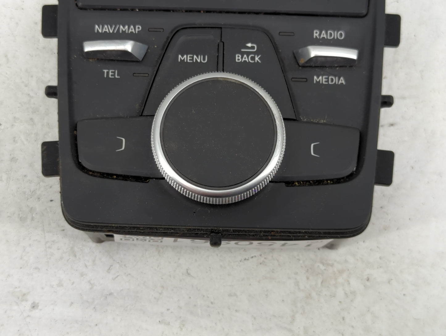 2017-2019 Audi A4 Radio AM FM Cd Player Receiver Replacement P/N:8W0919614N APV-AK119.07.1600030340 Fits Fits 2017 2018 2019