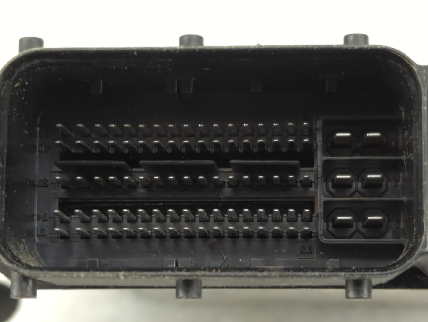 2017-2019 Audi A4 PCM Engine Control Computer ECU ECM PCU OEM P/N:0 261 S15 156 06L 907 309 Fits Fits 2017 2018 2019 OEM Use