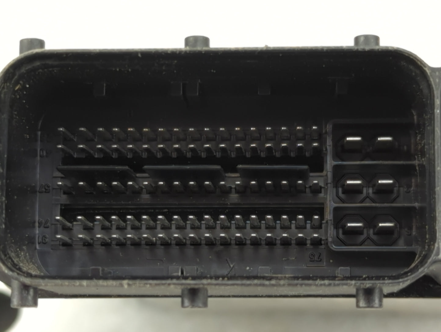 2017-2019 Audi A4 PCM Engine Control Computer ECU ECM PCU OEM P/N:0 261 S15 156 06L 907 309 Fits Fits 2017 2018 2019 OEM Use
