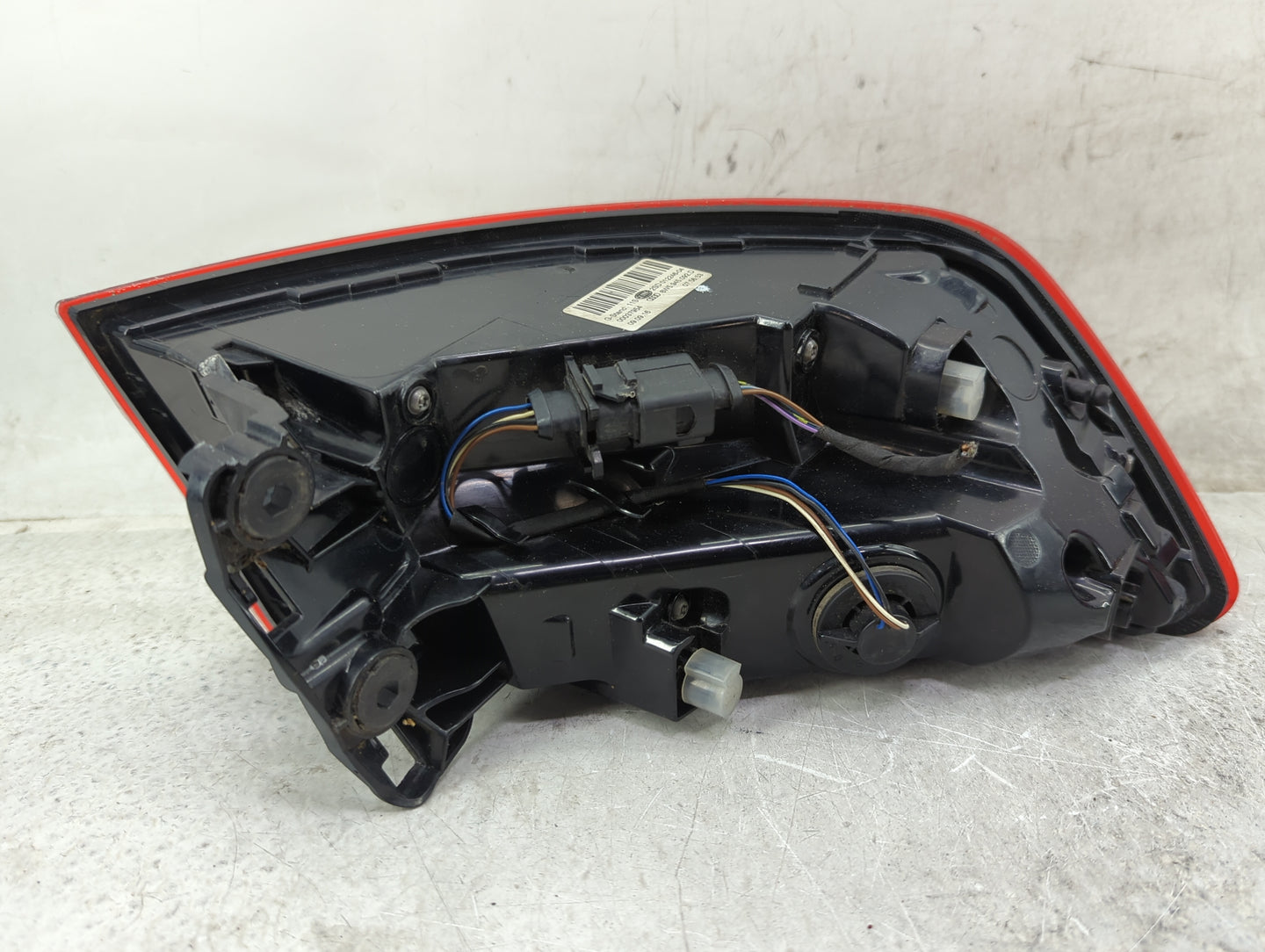 2017-2019 Audi A4 Tail Light Assembly Passenger Right OEM P/N:8W5 945 092 D Fits Fits 2017 2018 2019 OEM Used Auto Parts - O