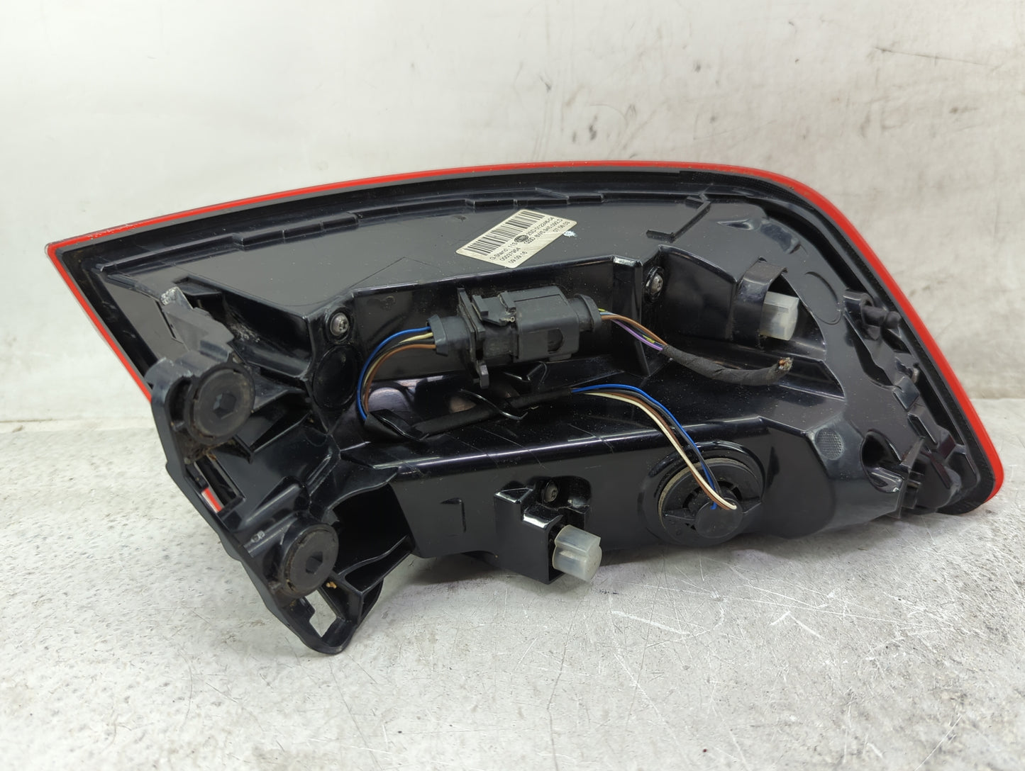 2017-2019 Audi A4 Tail Light Assembly Passenger Right OEM P/N:8W5 945 092 D Fits Fits 2017 2018 2019 OEM Used Auto Parts - O