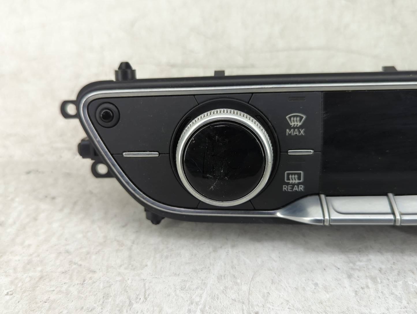 2017-2019 Audi A4 Climate Control Module Temperature AC/Heater Replacement P/N:8W0820043F Fits Fits 2017 2018 2019 OEM Used 