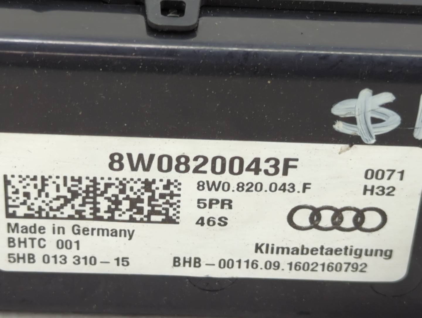 2017-2019 Audi A4 Climate Control Module Temperature AC/Heater Replacement P/N:8W0820043F Fits Fits 2017 2018 2019 OEM Used 