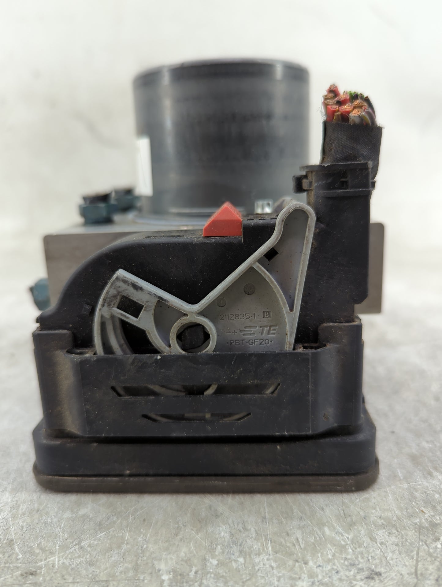 2017-2019 Audi A4 ABS Pump Control Module Replacement P/N:8W0907379G 8W0907379J, 0265956241 Fits Fits 2017 2018 2019 OEM Use