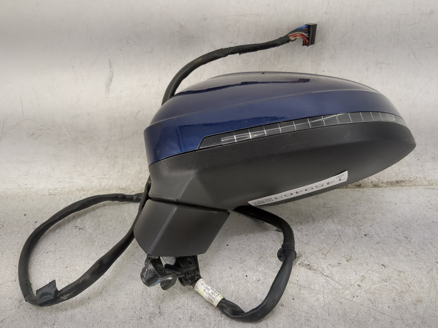 2017-2019 Audi A4 Driver Side View Mirror - Left Door Mirror OEM Used - Oemusedautoparts1.com