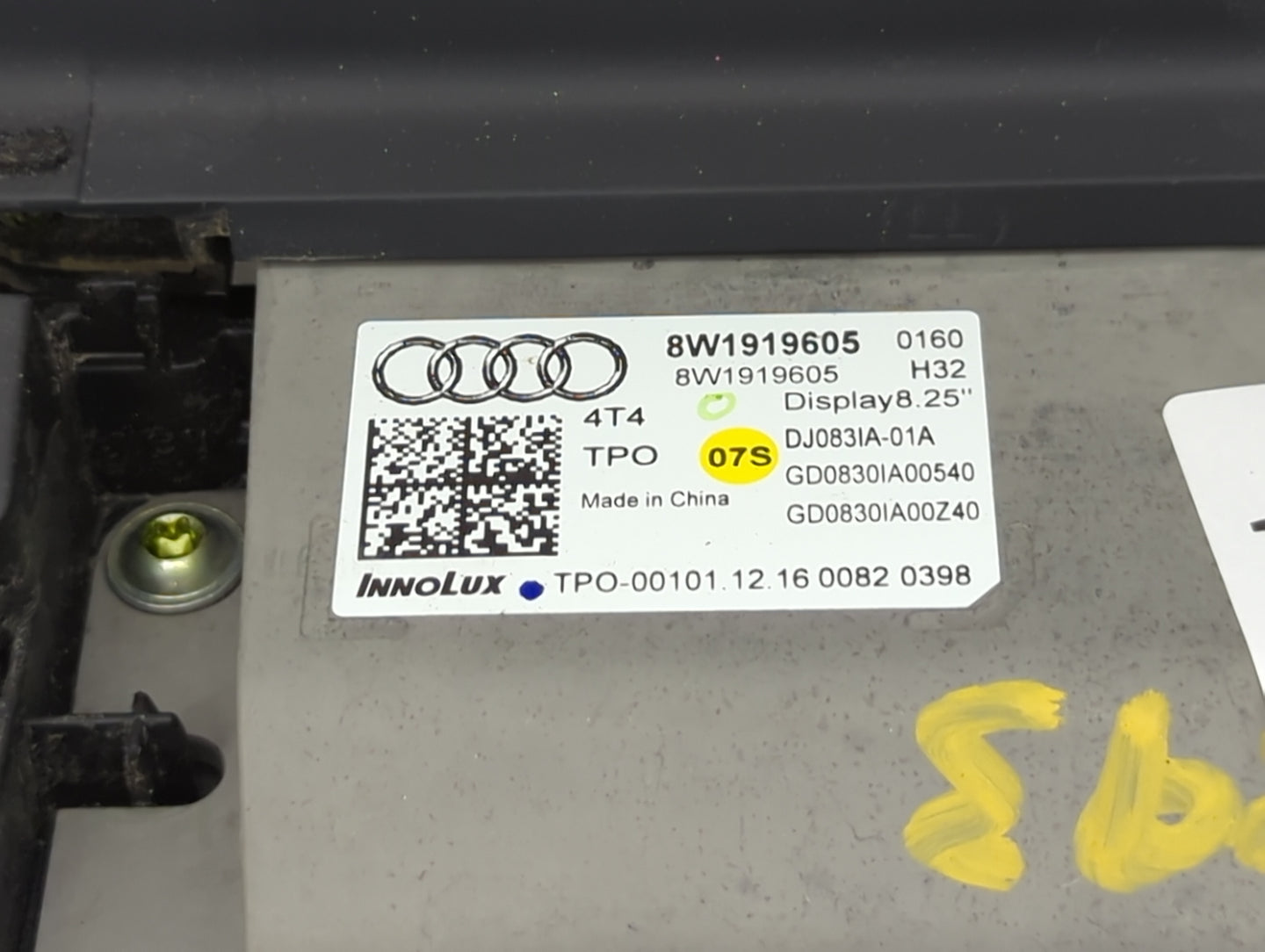 2017-2019 Audi A4 Information Display Screen 1464365 - Oemusedautoparts1.com
