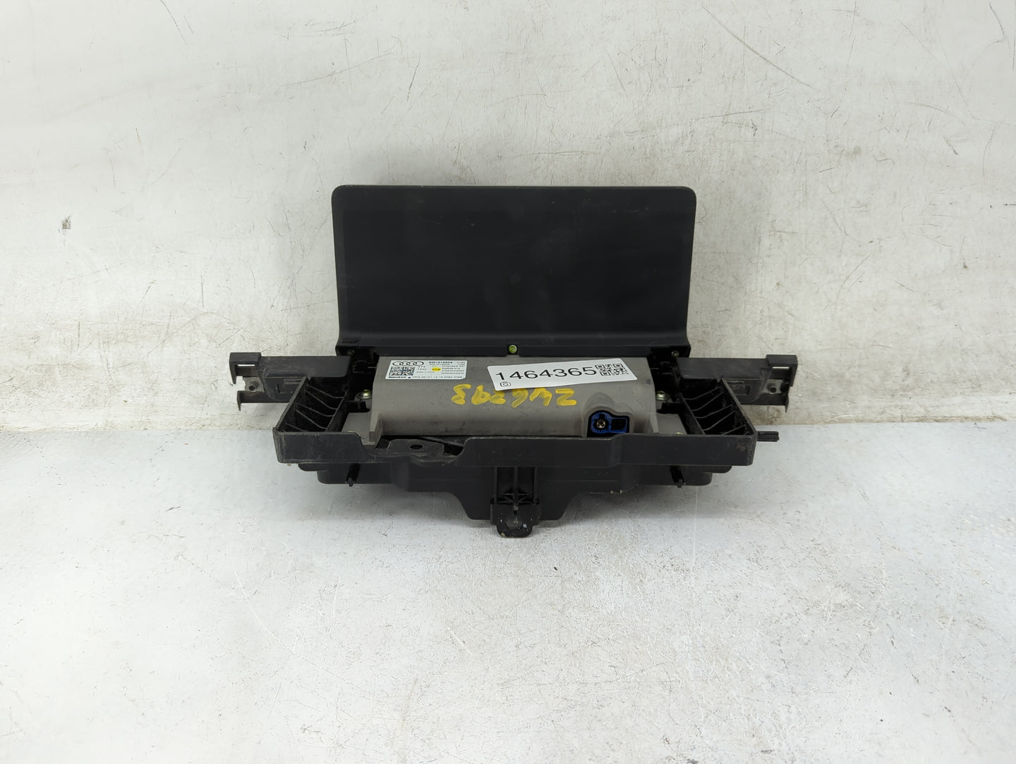 2017-2019 Audi A4 Information Display Screen 1464365 - Oemusedautoparts1.com