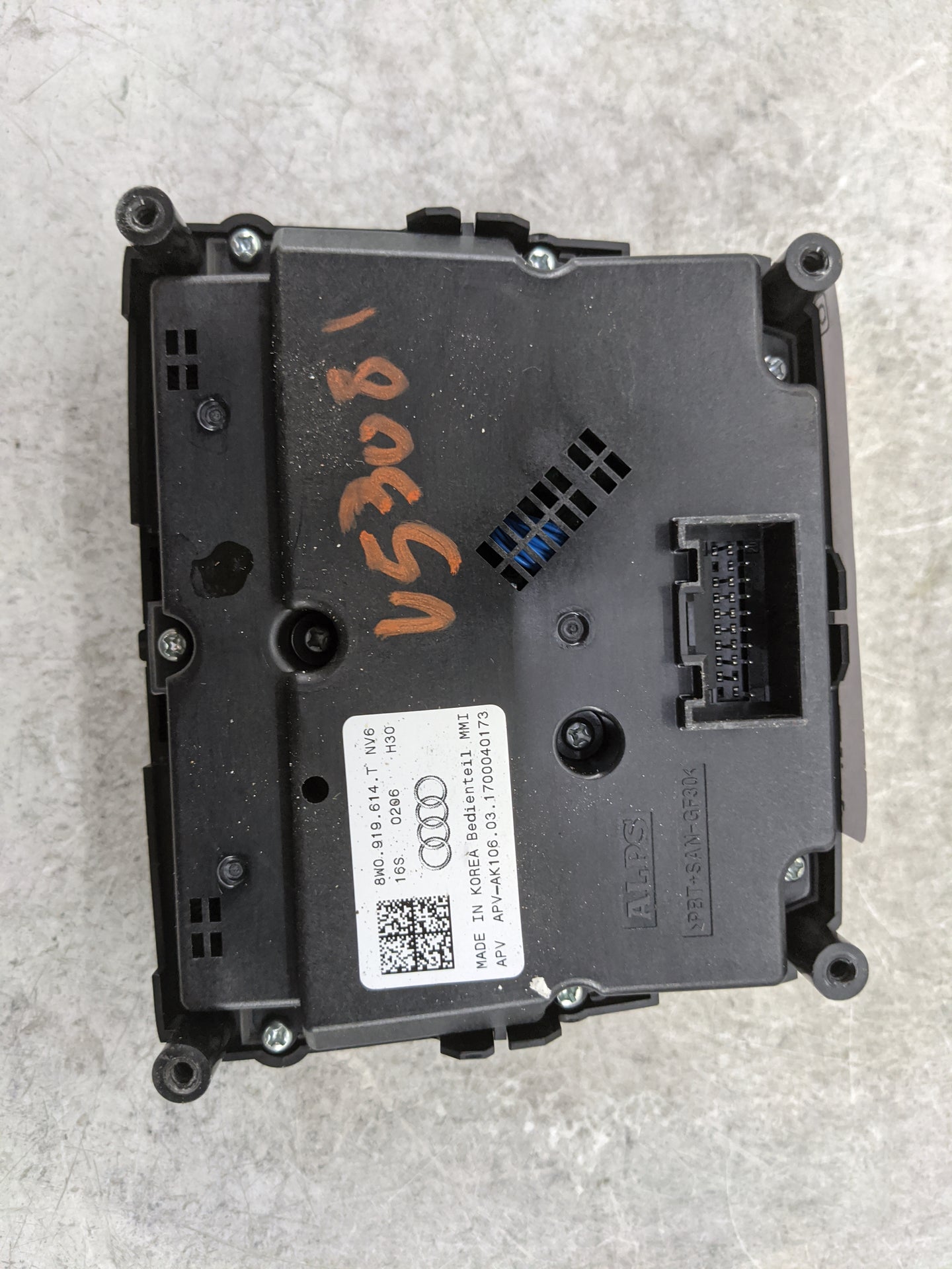 2017-2019 Audi A4 Radio AM FM Cd Player Receiver Replacement P/N:8W0919614T 8W0.919.614.T Fits Fits 2017 2018 2019 OEM Used 