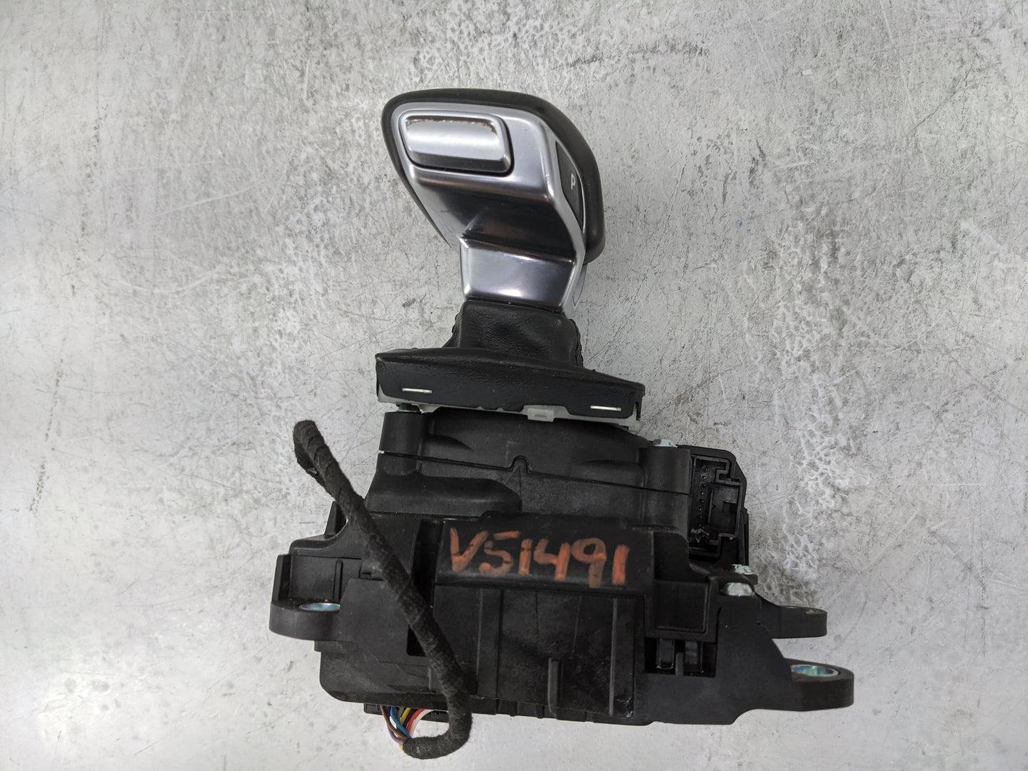 2017 Audi A4 Floor Console Assembly Shifter Black - Oemusedautoparts1.com