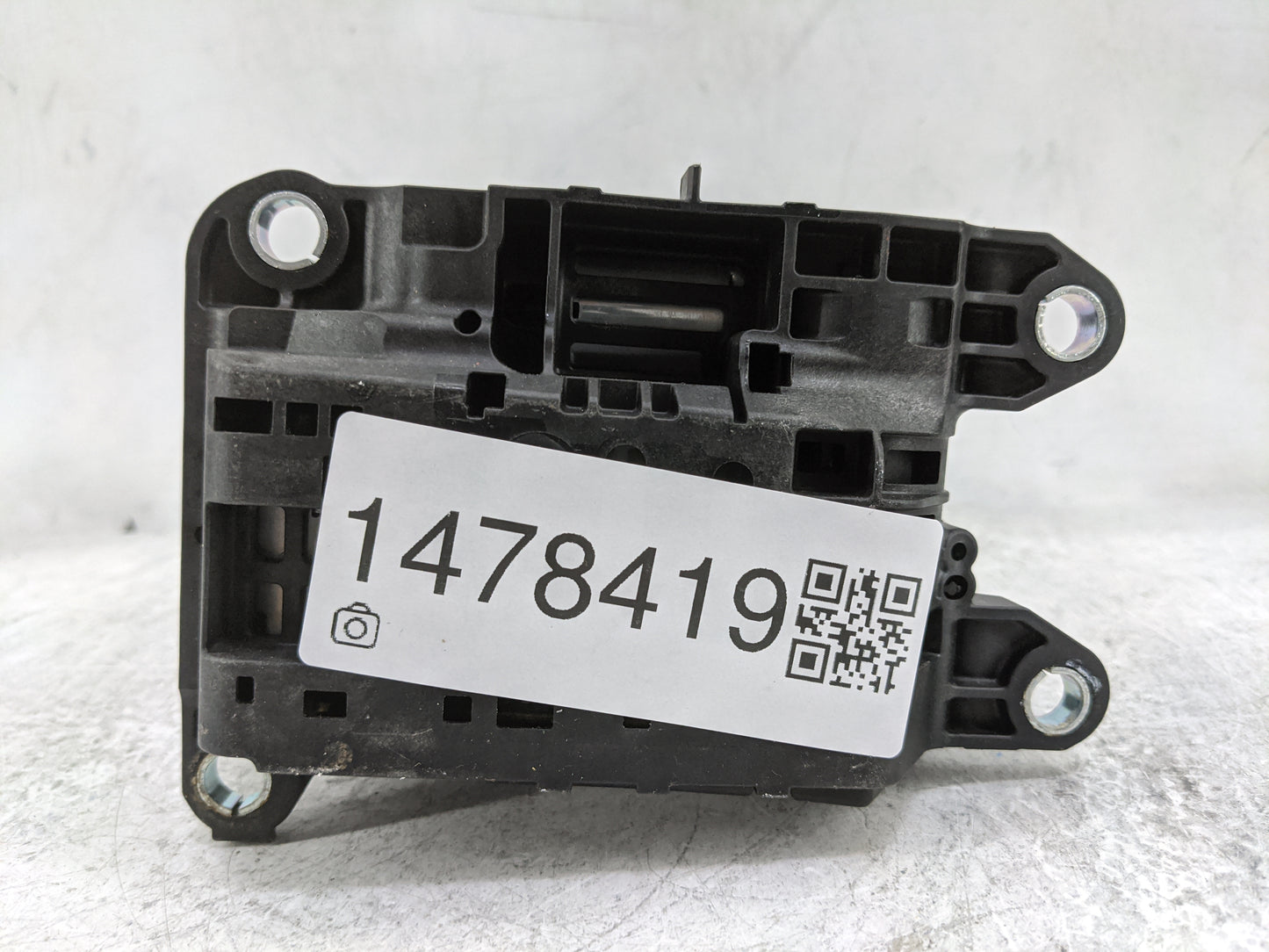 2017 Audi A4 Floor Console Assembly Shifter Black - Oemusedautoparts1.com