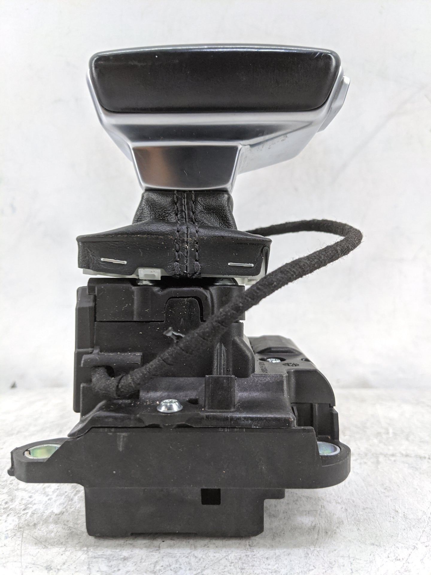 2017 Audi A4 Floor Console Assembly Shifter Black - Oemusedautoparts1.com