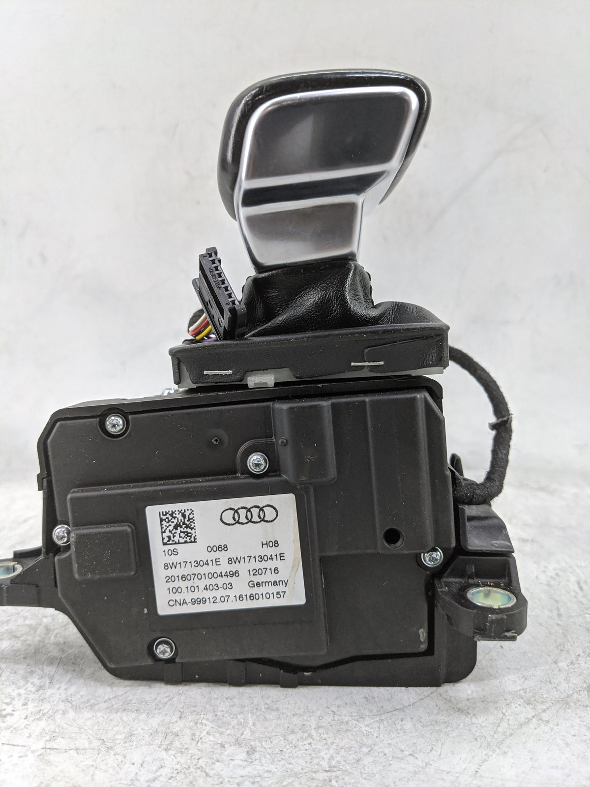 2017 Audi A4 Floor Console Assembly Shifter Black - Oemusedautoparts1.com