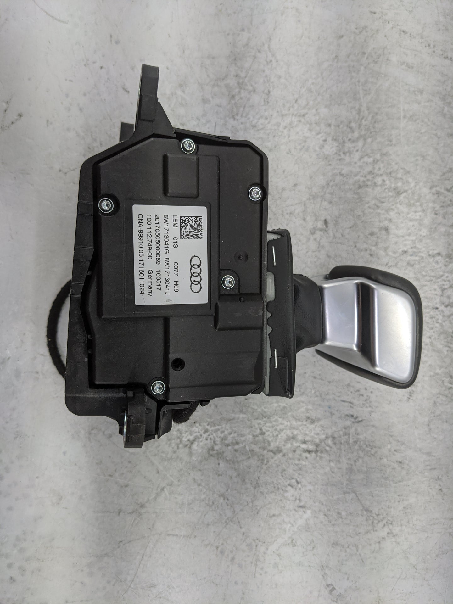 2017 Audi A4 Floor Console Assembly Shifter 1478543 - Oemusedautoparts1.com