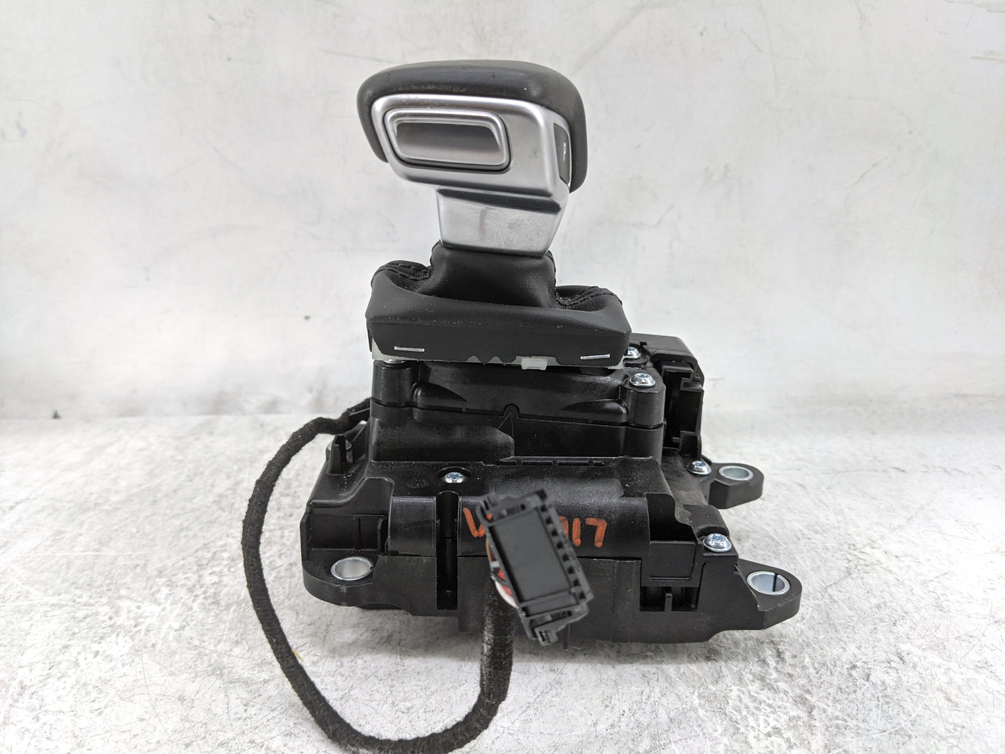 2017 Audi A4 Floor Console Assembly Shifter 1478543 - Oemusedautoparts1.com