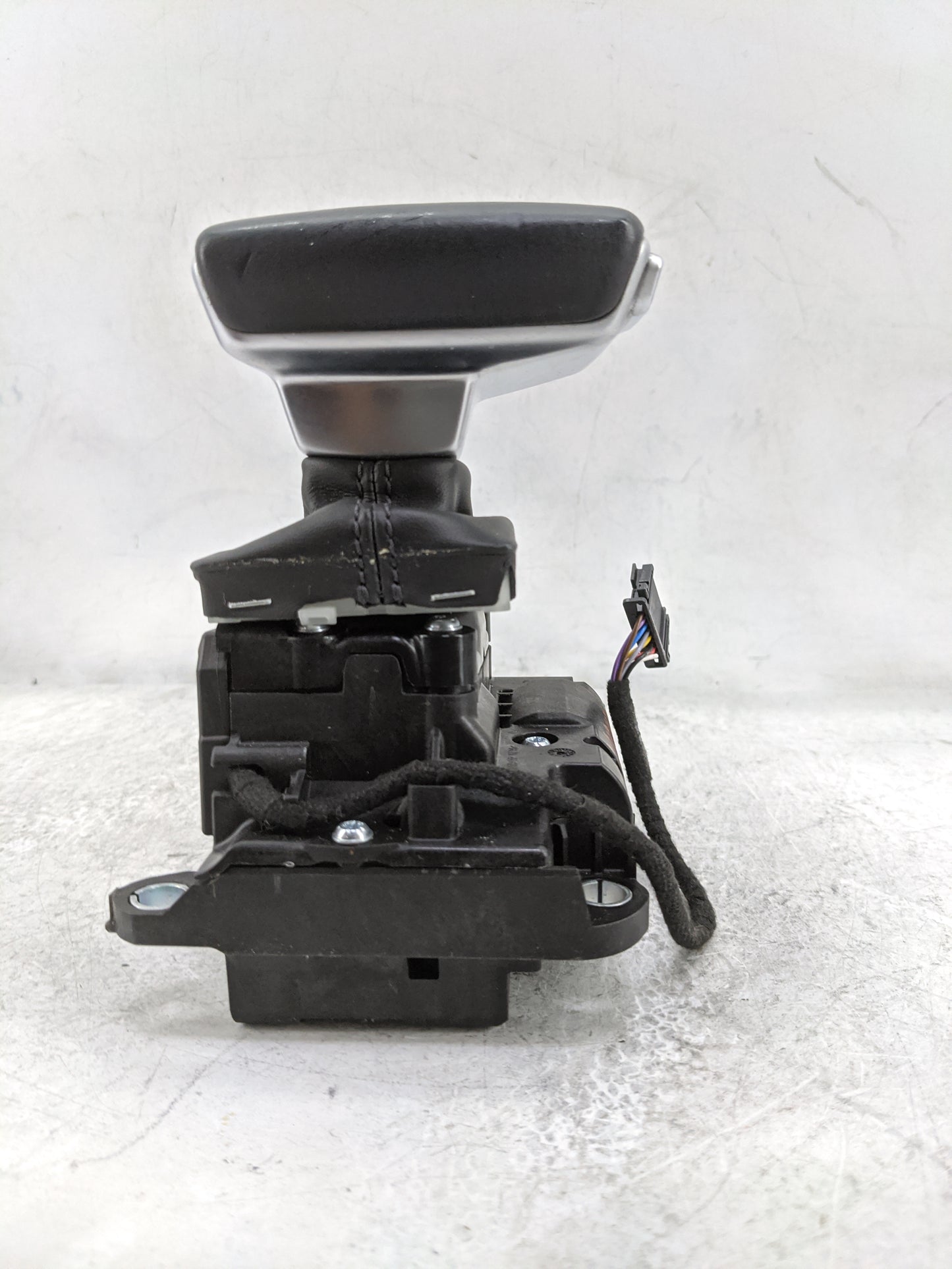 2017 Audi A4 Floor Console Assembly Shifter 1478543 - Oemusedautoparts1.com