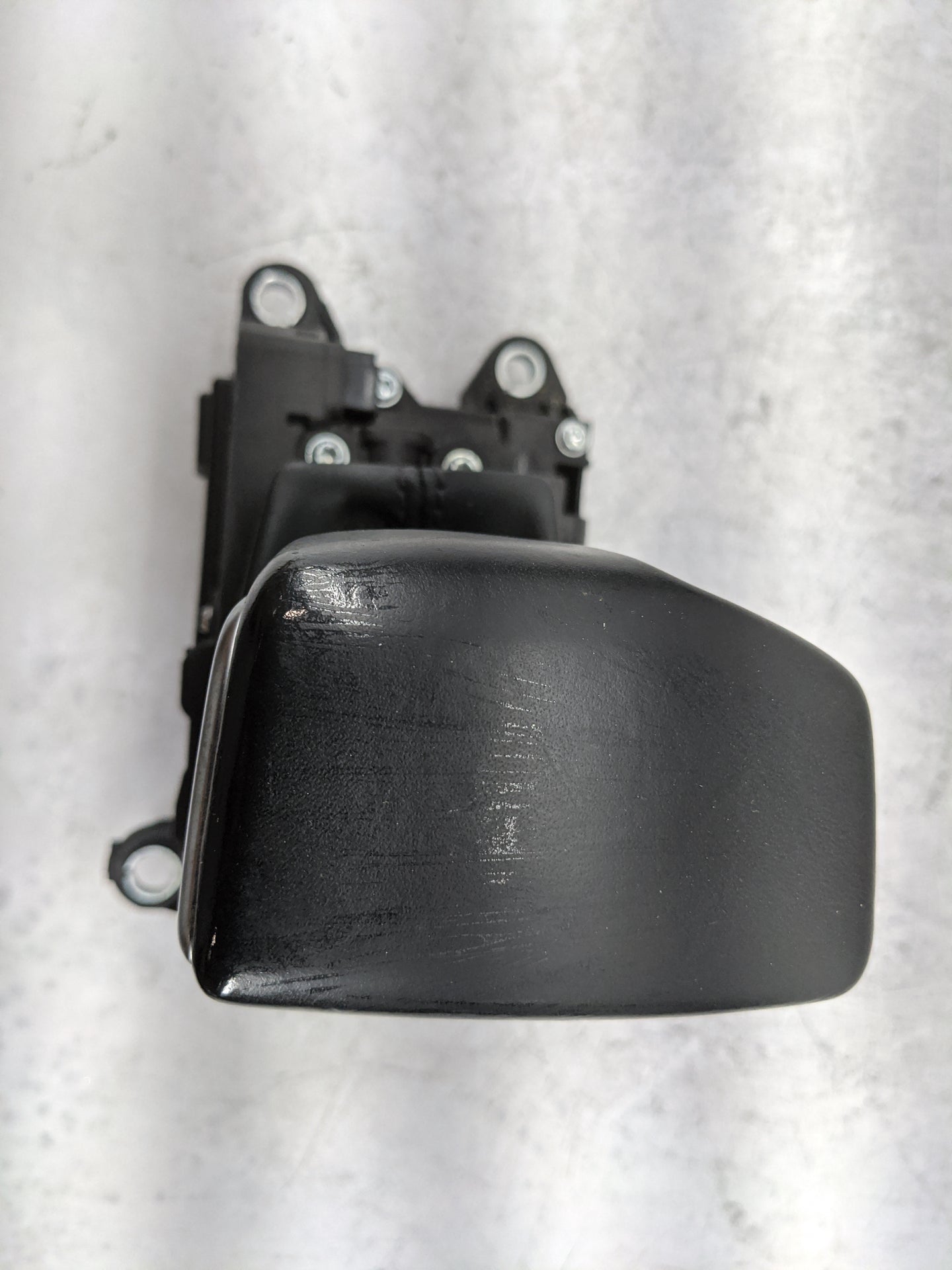 2017 Audi A4 Floor Console Assembly Shifter 1478613 - Oemusedautoparts1.com