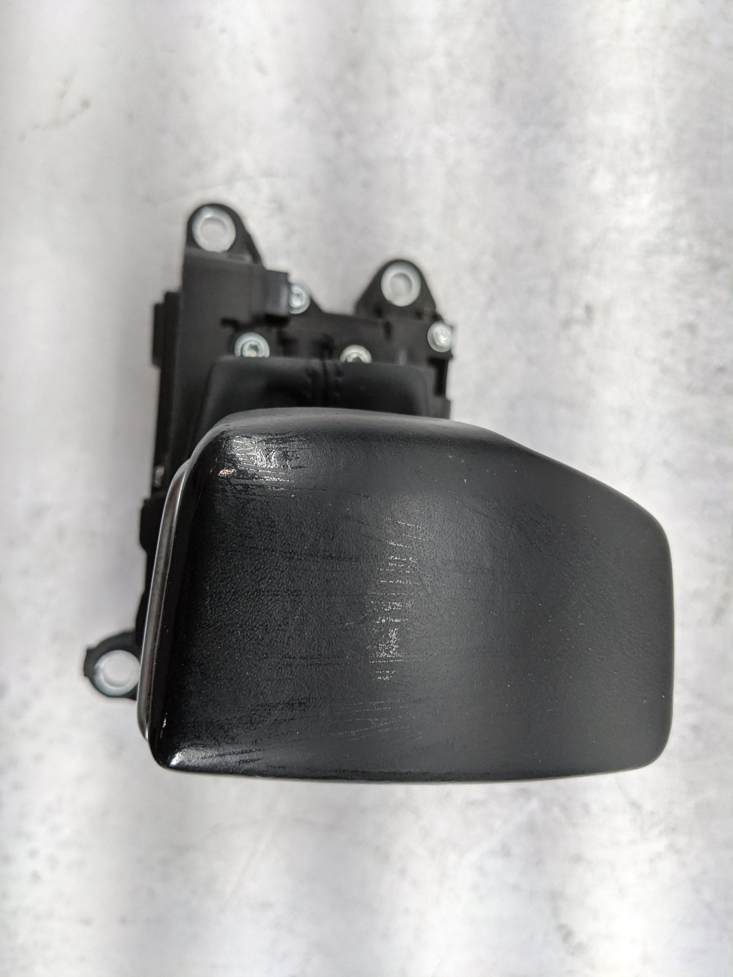 2017 Audi A4 Floor Console Assembly Shifter 1478613 - Oemusedautoparts1.com