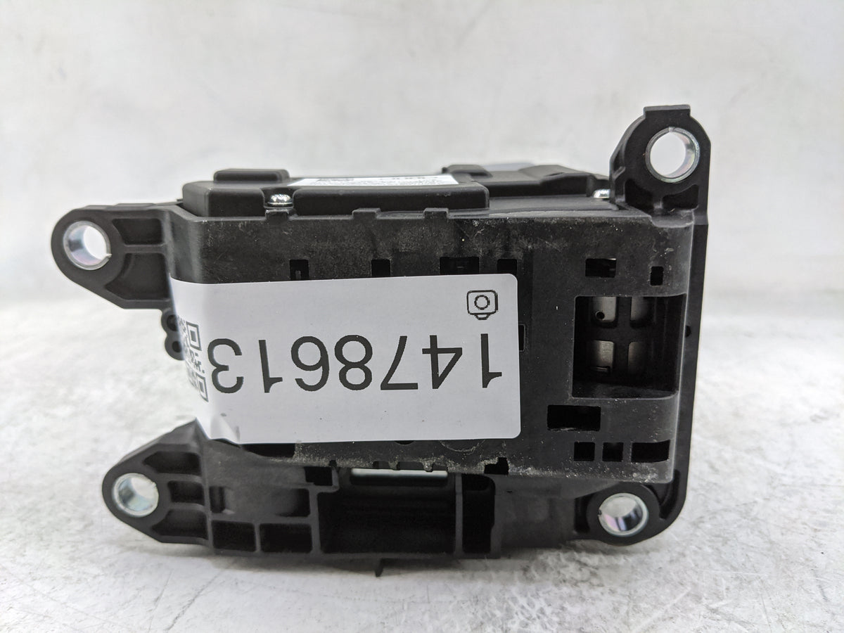 2017 Audi A4 Floor Console Assembly Shifter 1478613 - Oemusedautoparts1.com