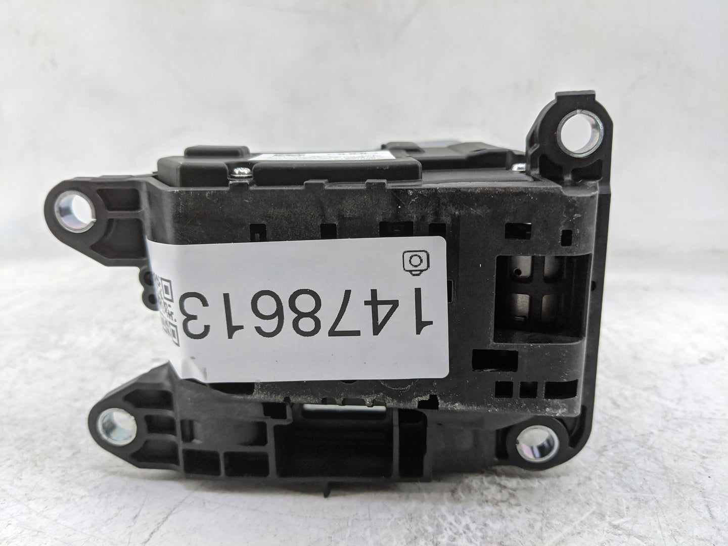 2017 Audi A4 Floor Console Assembly Shifter 1478613 - Oemusedautoparts1.com