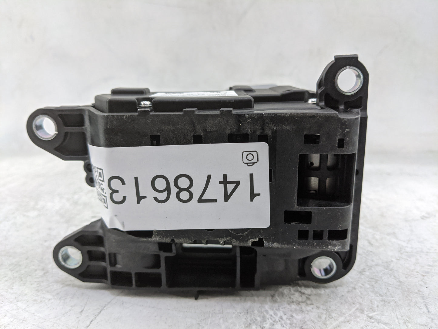 2017 Audi A4 Floor Console Assembly Shifter 1478613 - Oemusedautoparts1.com