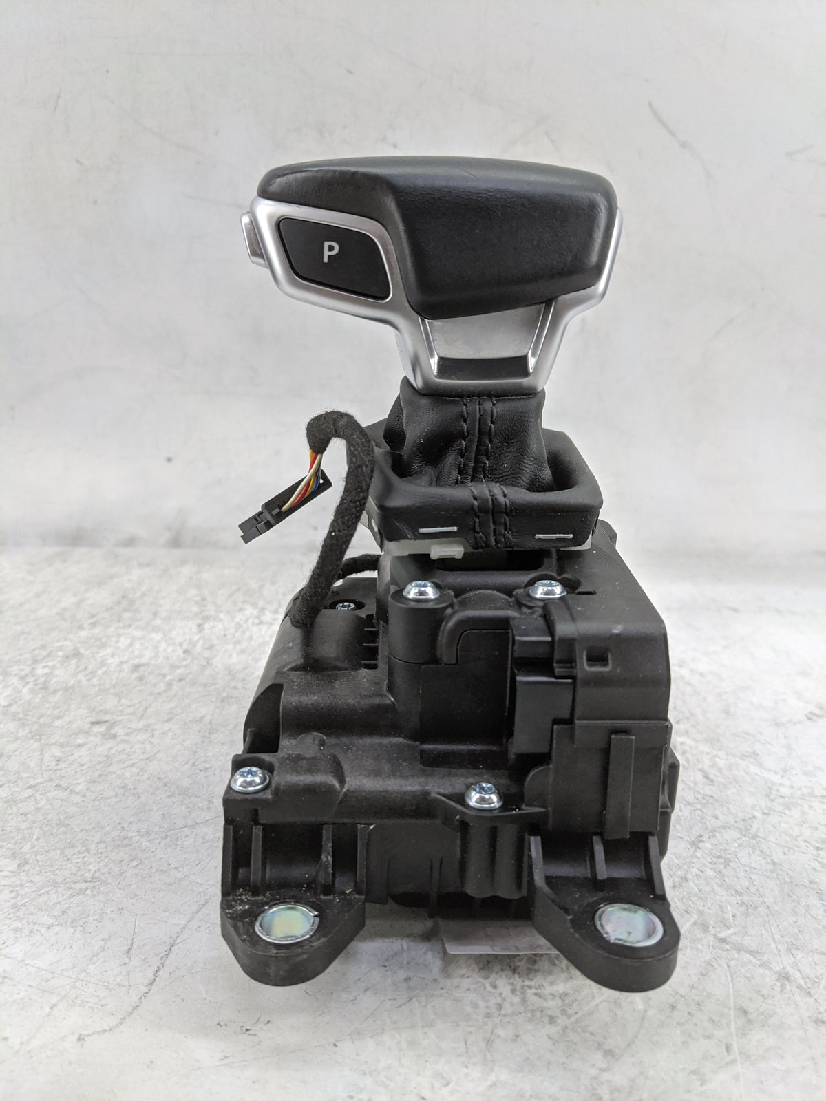 2017 Audi A4 Floor Console Assembly Shifter 1478614 - Oemusedautoparts1.com