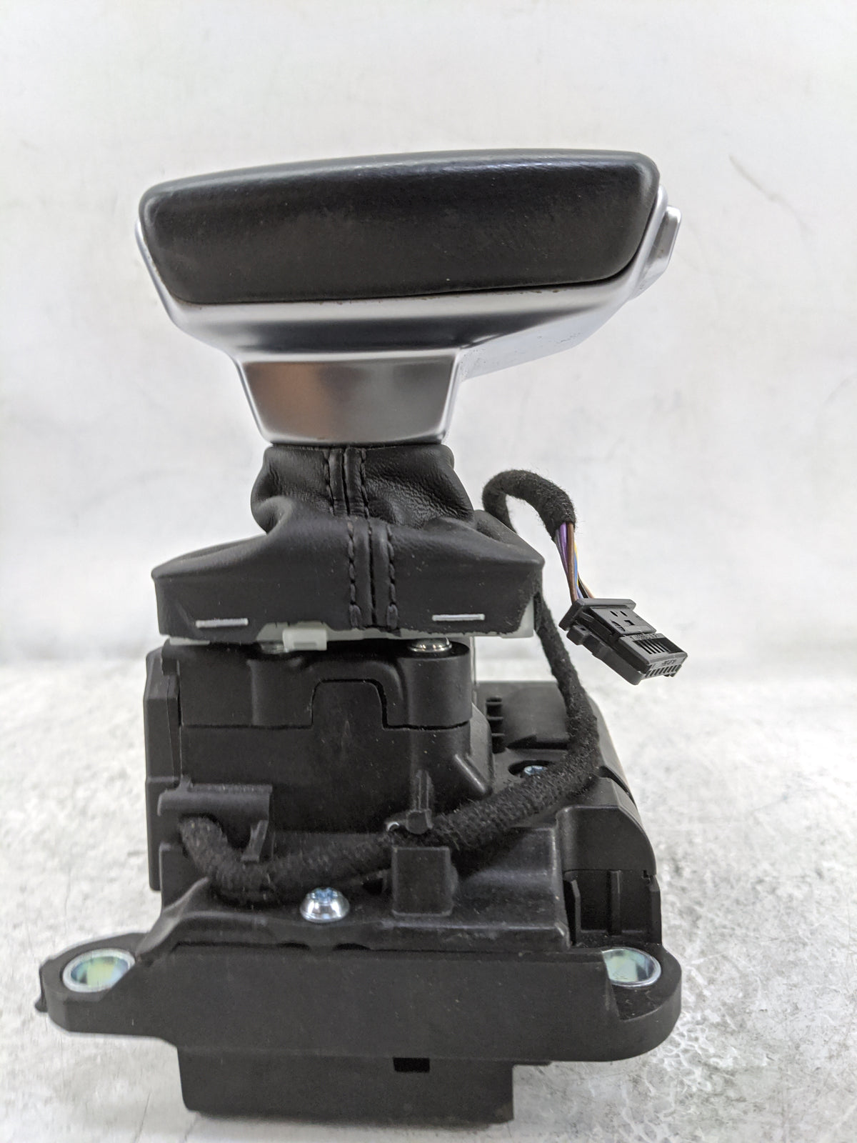 2017 Audi A4 Floor Console Assembly Shifter 1478614 - Oemusedautoparts1.com