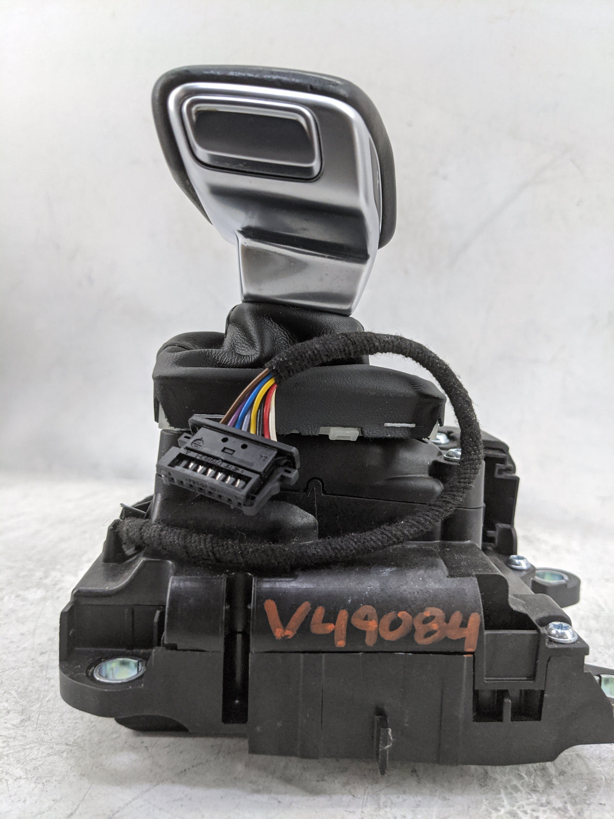 2017 Audi A4 Floor Console Assembly Shifter 1478614 - Oemusedautoparts1.com