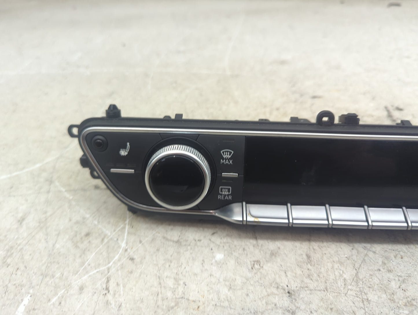 2017-2019 Audi A4 Climate Control Module Temperature AC/Heater Replacement P/N:8W0820043G 5HB 013 310-16 Fits OEM Used Auto 