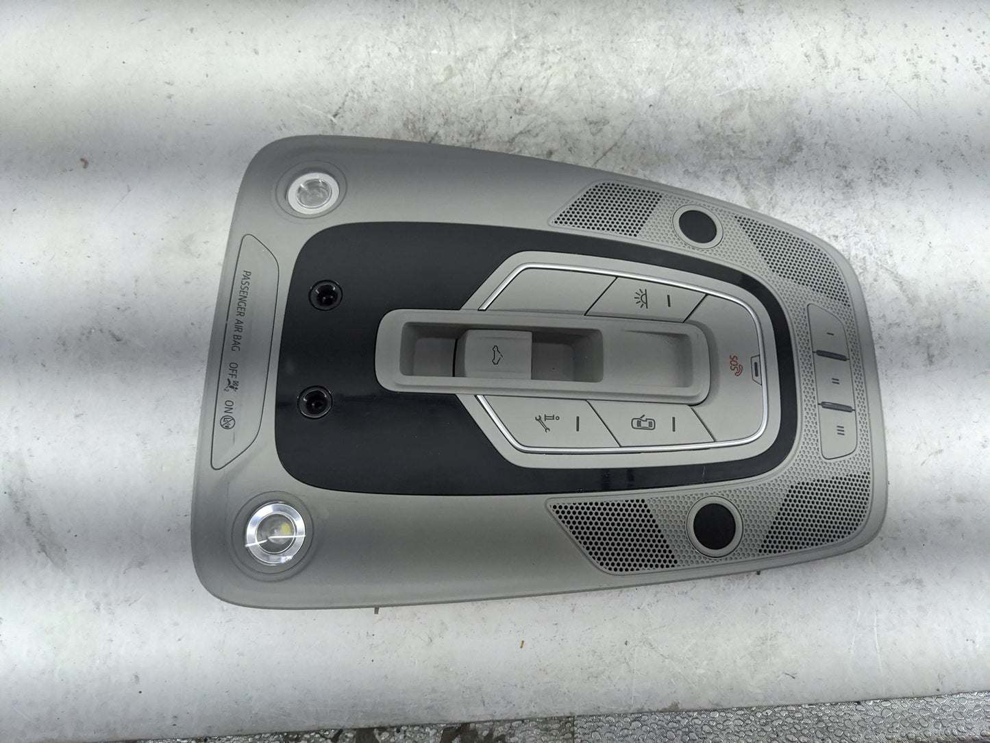 2017-2018 Audi A4 Overhead Roof Console Interior Dome Light Gray - Oemusedautoparts1.com