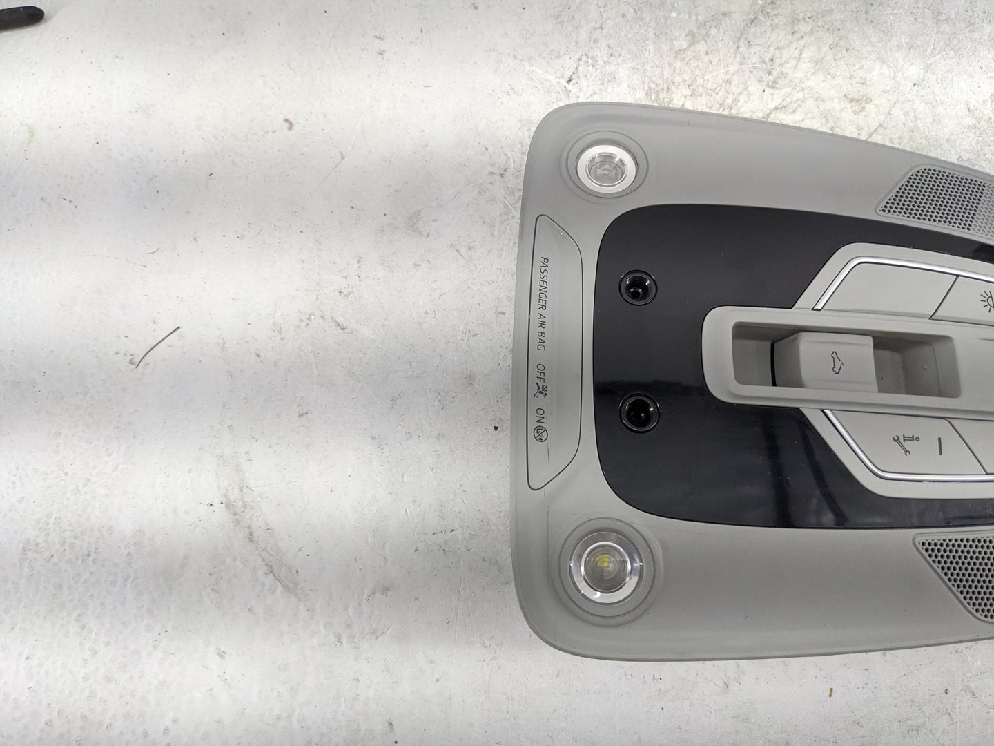 2017-2018 Audi A4 Overhead Roof Console Interior Dome Light Gray - Oemusedautoparts1.com