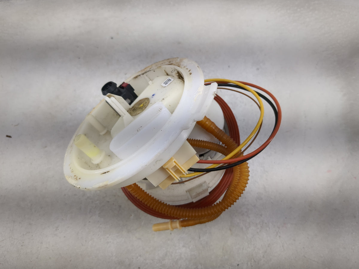2017-2017 Audi A4 Electrical Gas Fuel Pump Assembly - Oemusedautoparts1.com