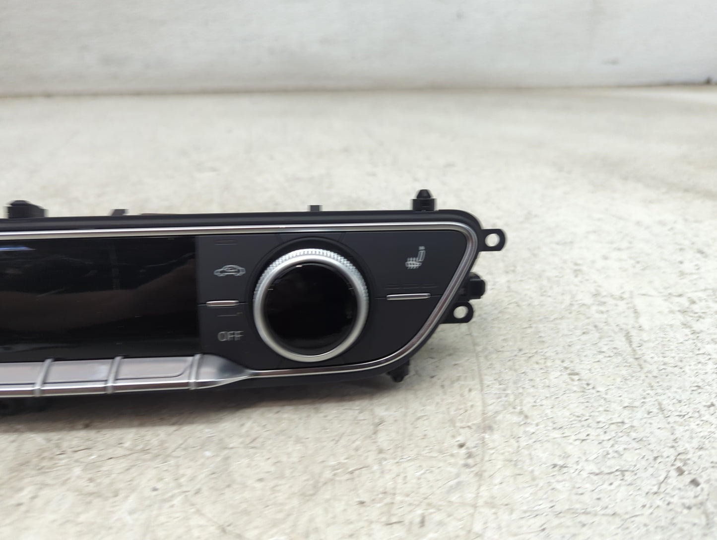 2017-2019 Audi A4 Climate Control Module Temperature AC/Heater Replacement P/N:8W0820043T 5HB01347911 Fits OEM Used Auto Par